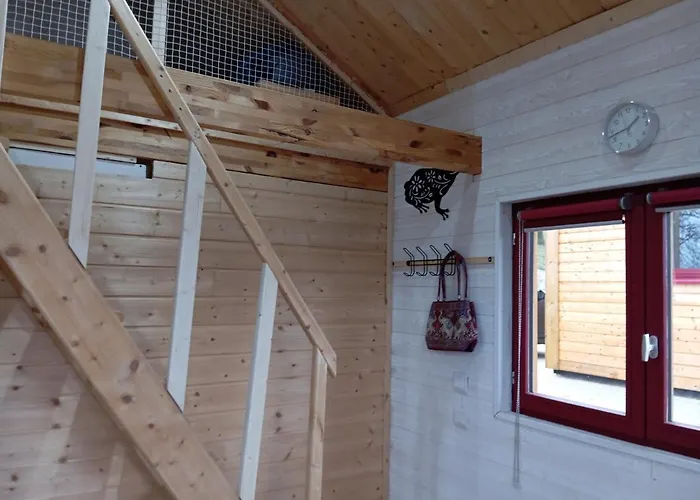 La P\'Tite Maison Bois Du Herisson